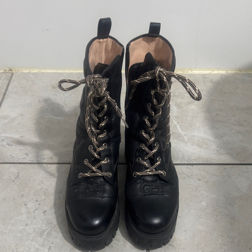 Black Lace-Up Women's Gucci combat Boots